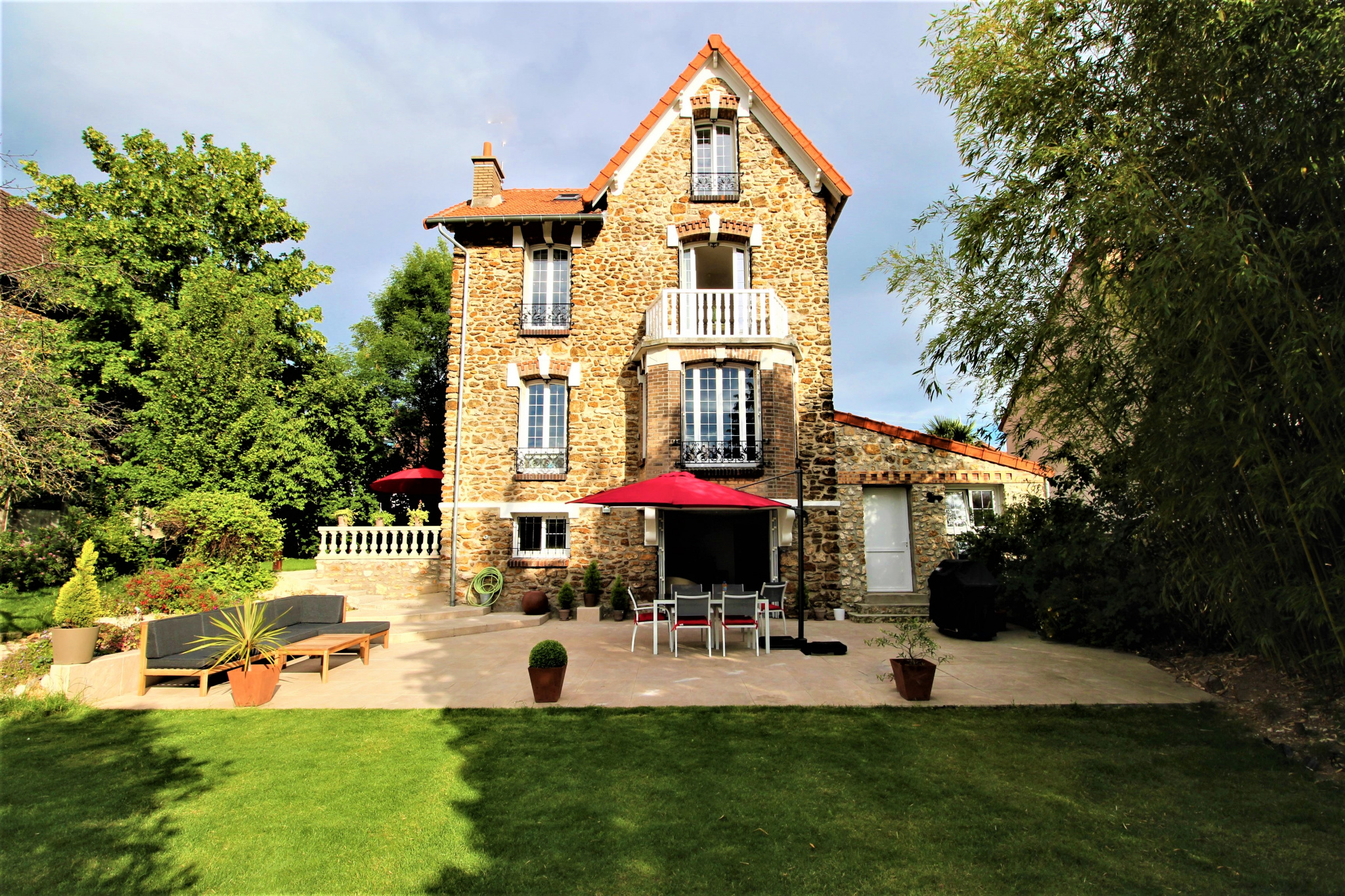 Vente MAGNIFIQUE MEULIÈRE avec 4 chambres, garage et jardin