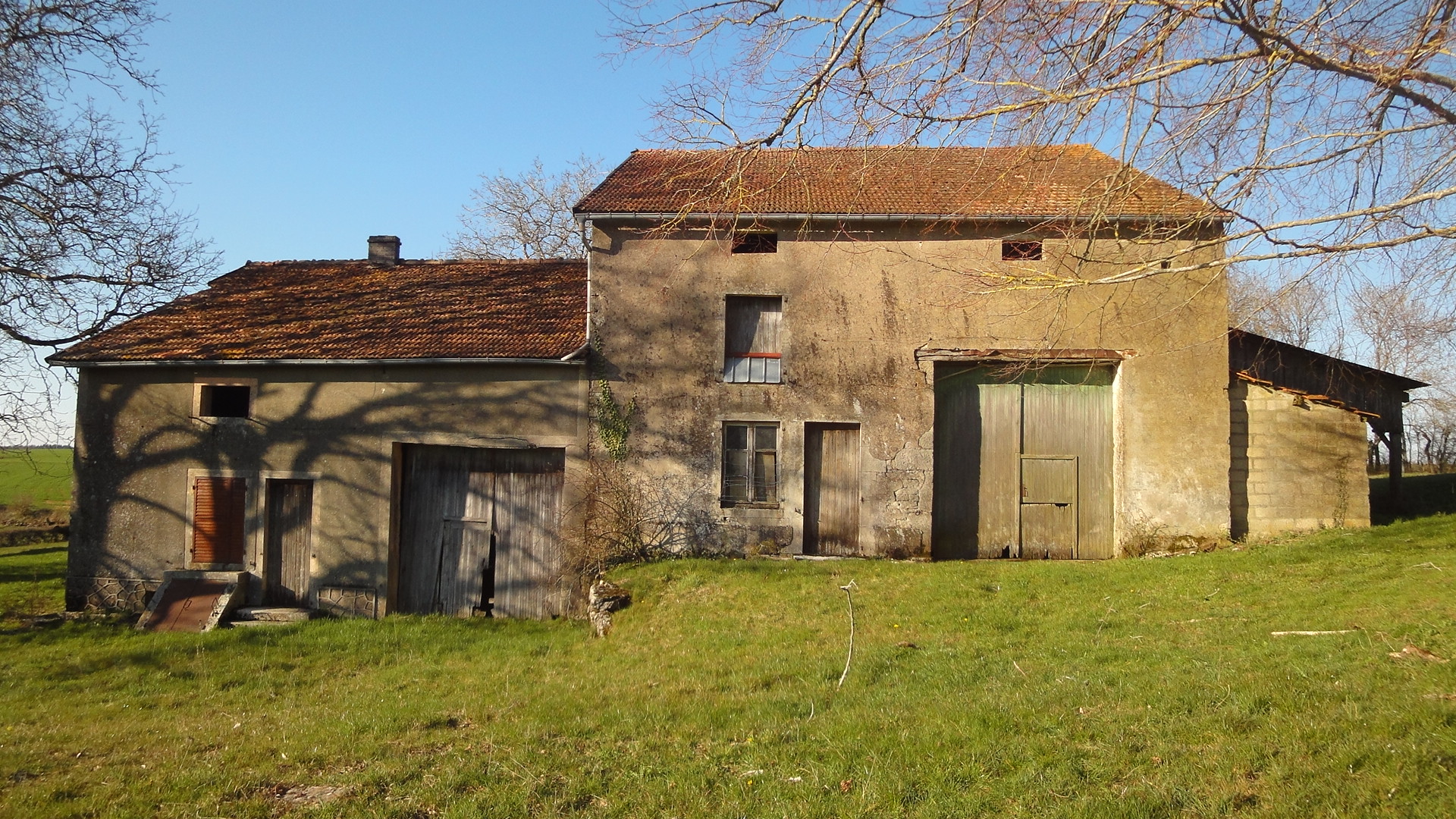 Vente Sud Haute Marne maison à rénover sur grand terrain