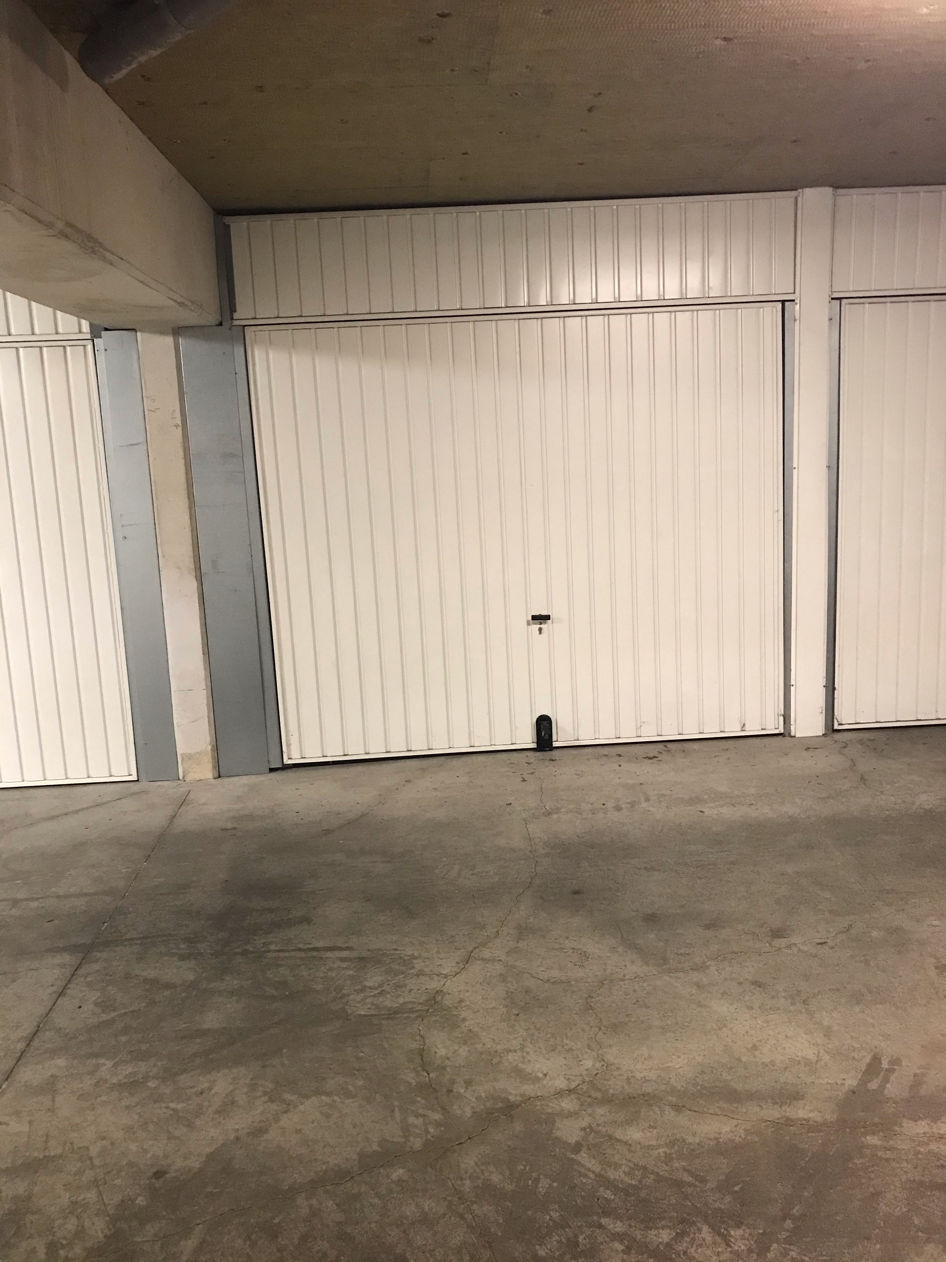 vente Box fermé dans résidence Fermée