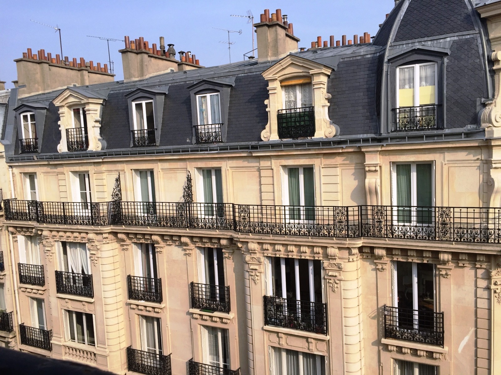 18 Rue De La Glacière 75013 Paris Vente 2 pièces à l'angle de la rue de la Glacière et du Bd Arago